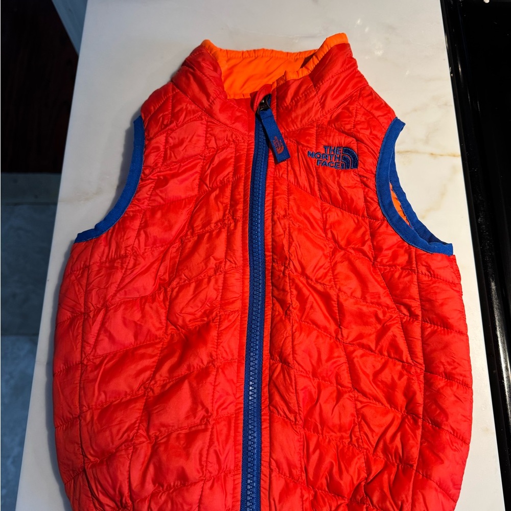 The North Face Kids 2T orange Thermoball Puffer Vest